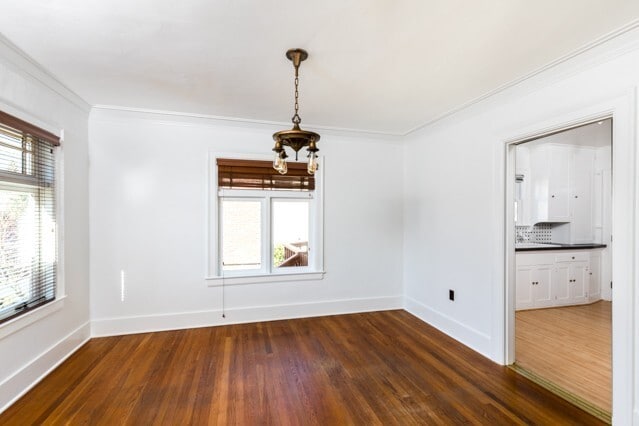 Building Photo - Spacious Home with that Classic Seattle Charm!