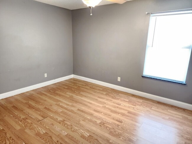 Building Photo - 2153 Royal Poinciana Blvd