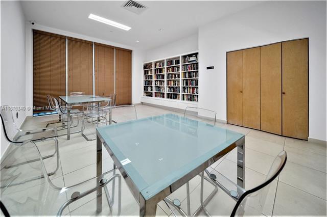 Building Photo - 881 Ocean Dr