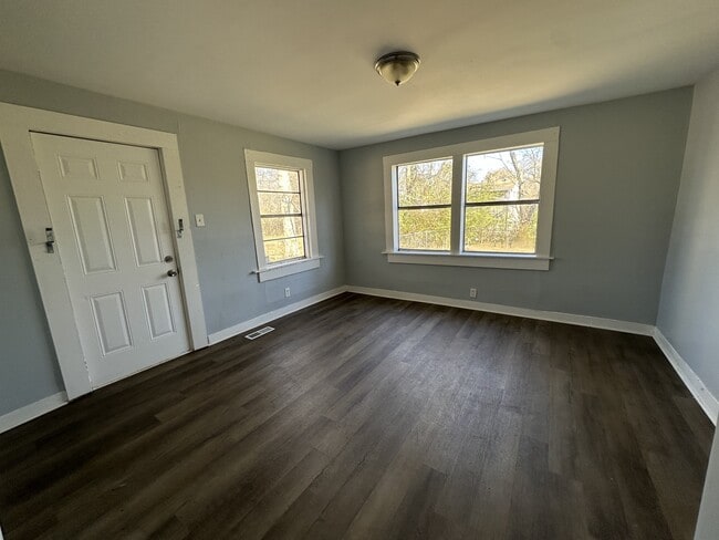 Building Photo - 5517 Sugar Ray Dr