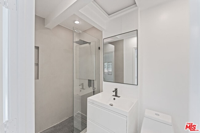 Building Photo - 1800 Benedict Canyon Drive