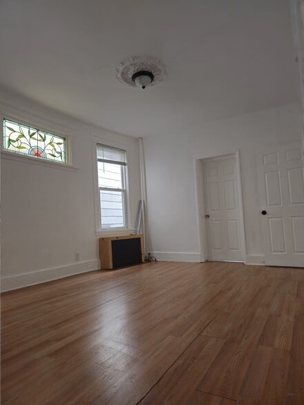 Building Photo - 166 Carteret Ave