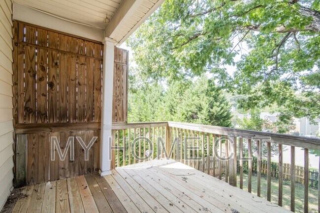 Building Photo - 15012 Rothesay Dr