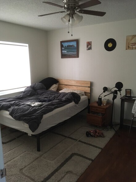 Bedroom 2 - 1230 S Barrington Ave