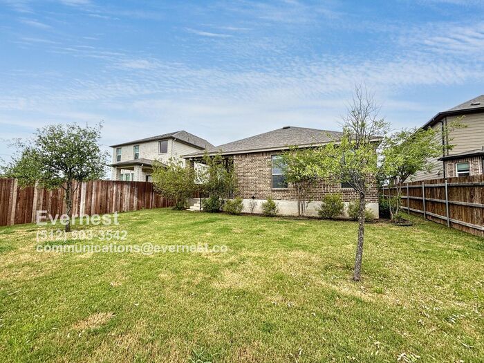 Building Photo - 106 Sweet Autumn Dr