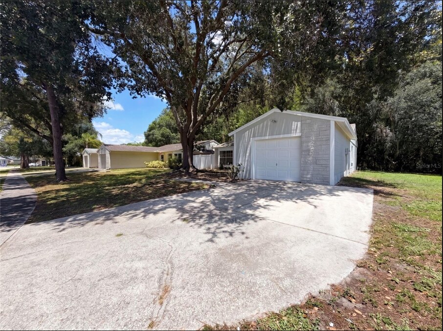 Building Photo - 5720 Kneeland Ln