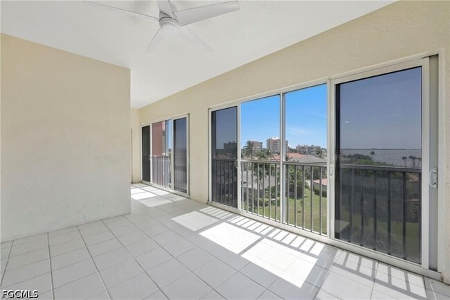 Building Photo - 14819 Laguna Dr