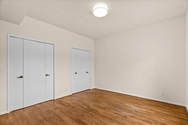 Building Photo - 5209 E Via Buena Vista