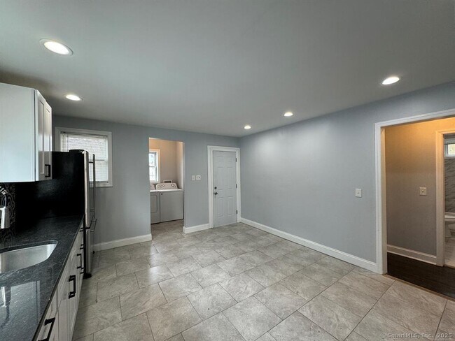 Building Photo - 557 Colorado Ave