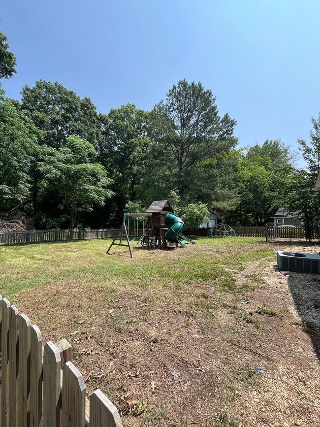 Building Photo - Charming 2 Bedroom Home Located In Holly Springs NC!!!
