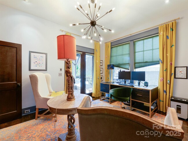 Building Photo - 1413 Devon Dr