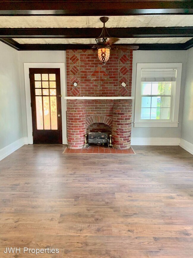 Building Photo - 4 br, 2.5 bath House - 1040 Blanchard Place