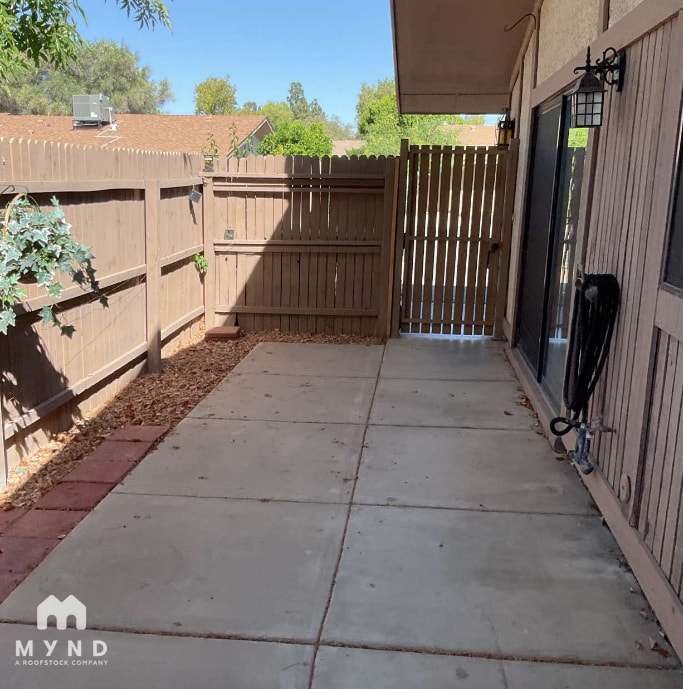 Building Photo - 1550 N Stapley Dr