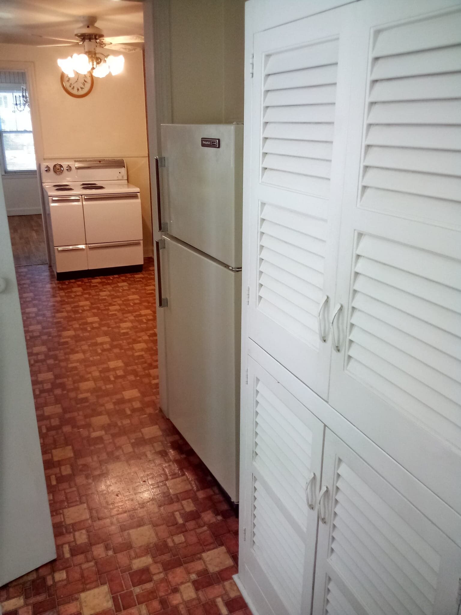 Reverse of Kitchen - 207 Sunflower Ave