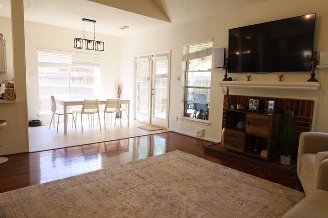 Building Photo - 3223 Autumn Bridge Ln