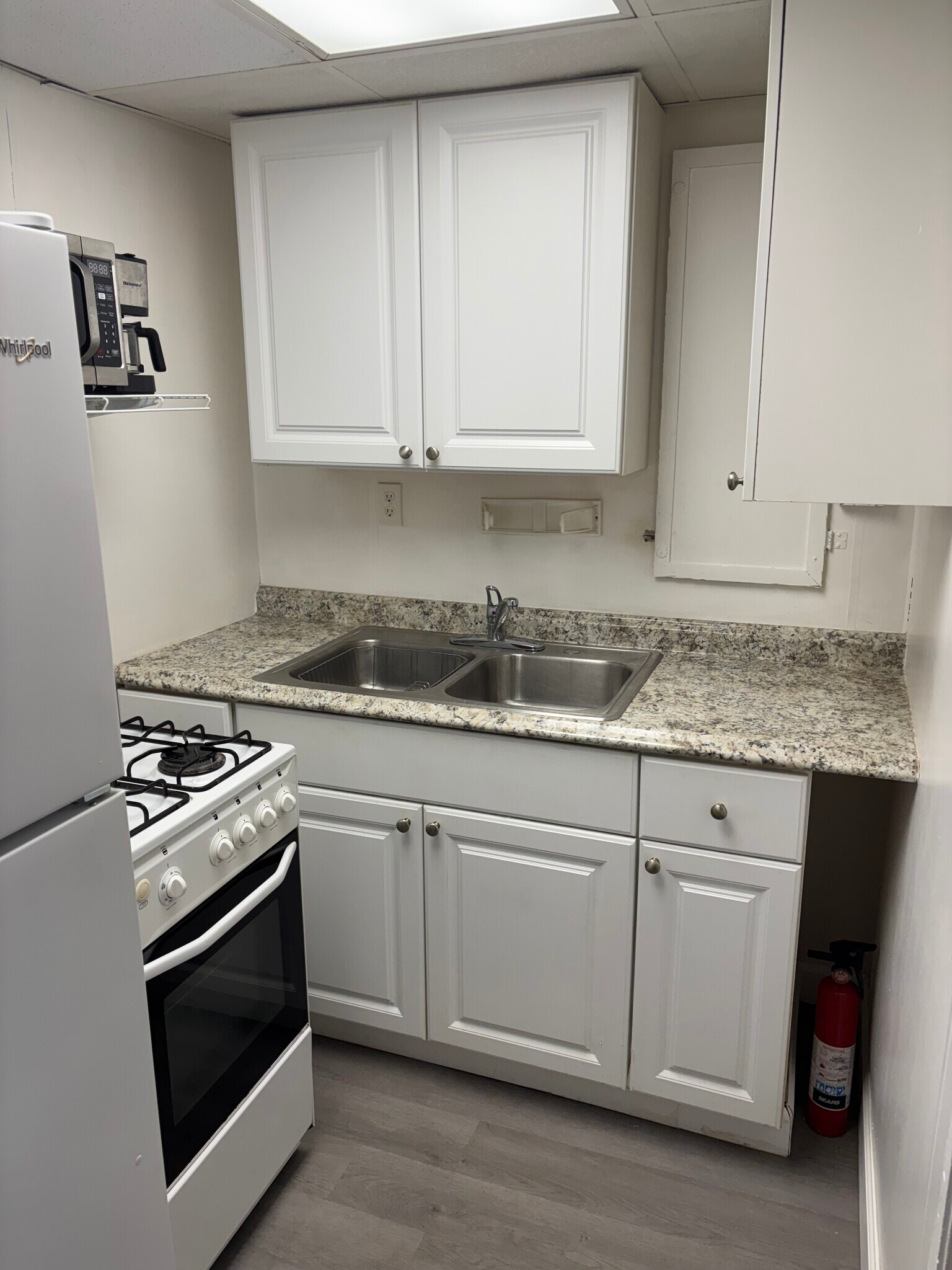 Building Photo - 303 Indian Hills Dr