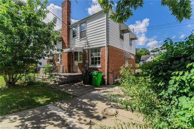 Building Photo - 1523 Babbitt Rd