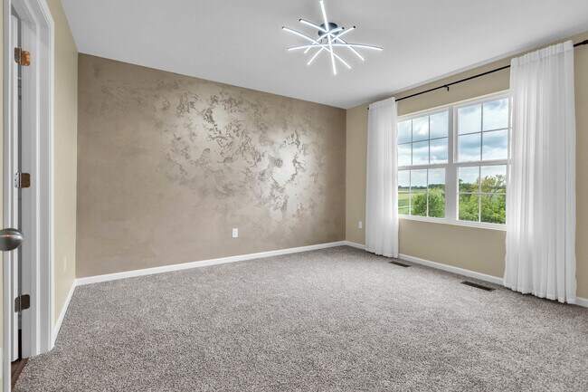 Building Photo - 1556 Sequoia Wy