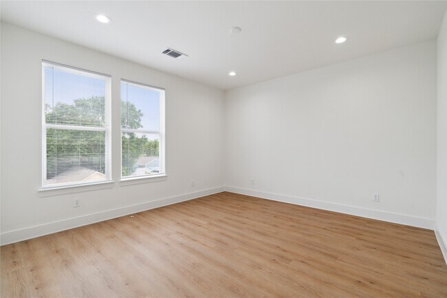 Building Photo - 4631 Balkin St