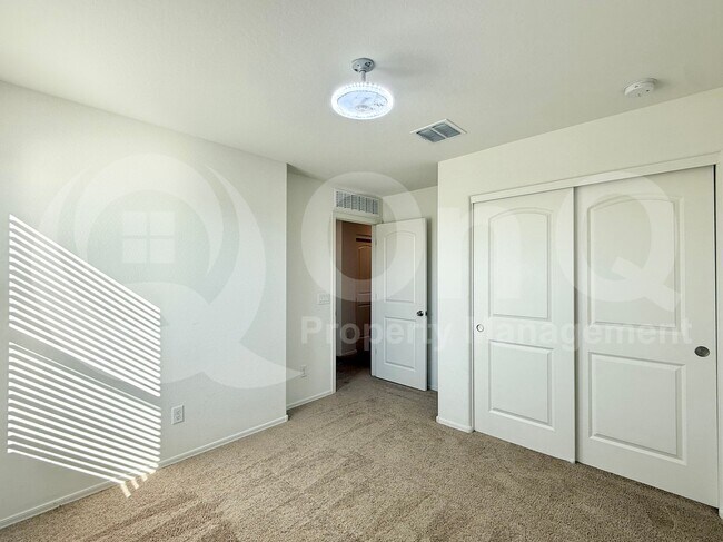 Building Photo - 2635 W Bowker St