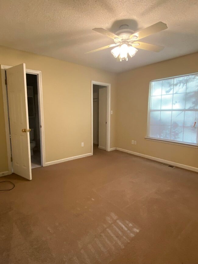 Building Photo - 2507 Golden Park Ln