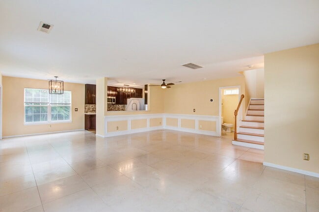 Building Photo - 202 Seneca River Dr