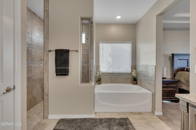 Building Photo - 912 Crystal Deer Dr