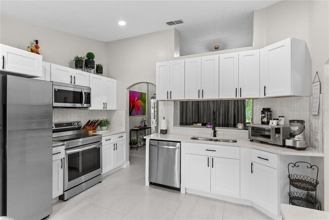 Building Photo - 8207 Westmont Terrace Dr