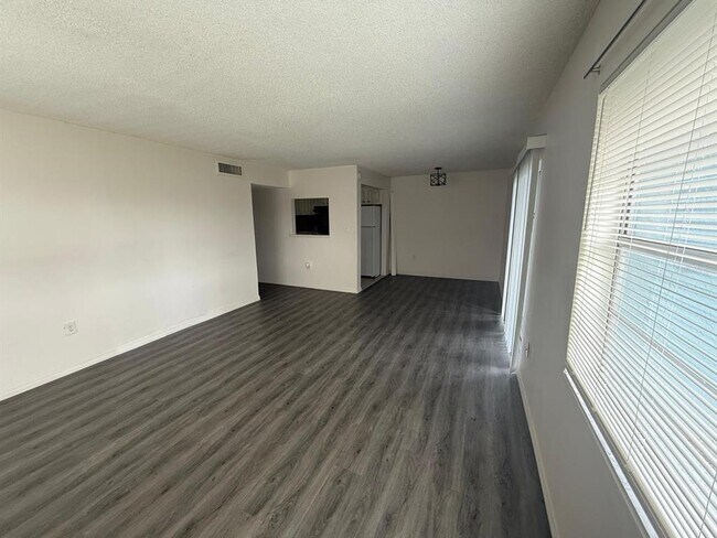 Building Photo - 2503 N Alafaya Trail