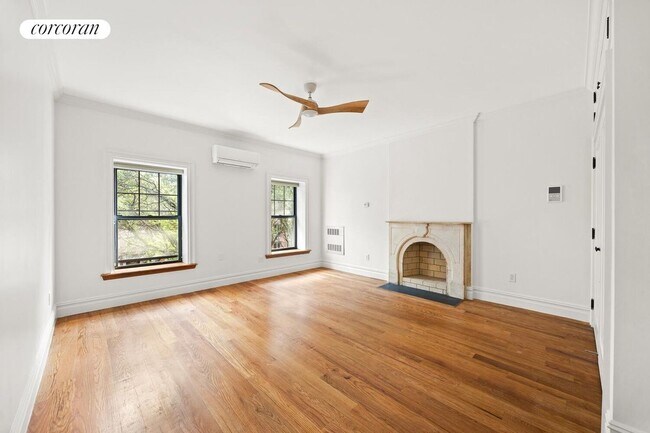 Building Photo - 556 Washington Ave