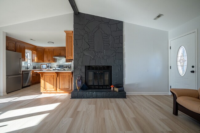 Building Photo - 110 Peabody Rd