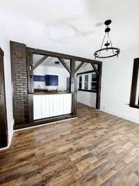 Building Photo - 103 Lincoln Hwy W