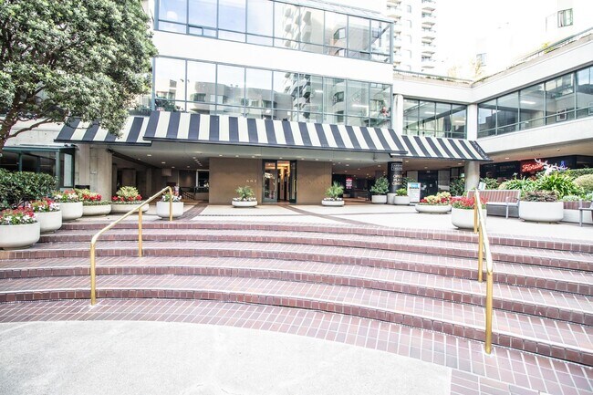 Building Photo - Updated One Bedroom Condo at Opera Plaza | AMSI | Alexandr Metlinski