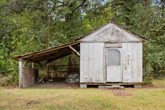 Building Photo - 110 Moore Rd