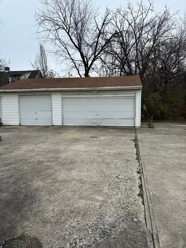 Building Photo - Charming 3-bedroom home is waiting for you!