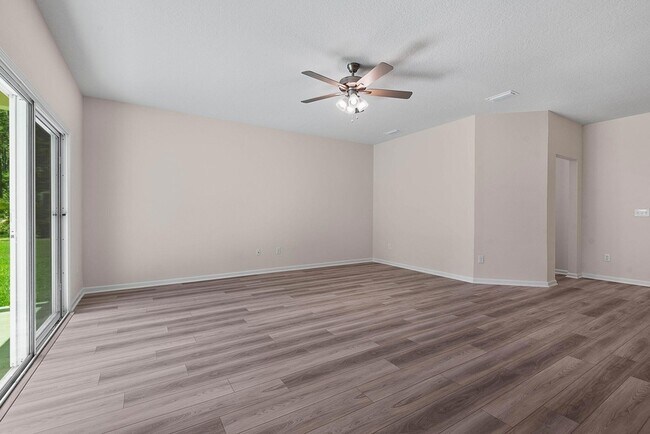 Building Photo - 46 Poplar Dr