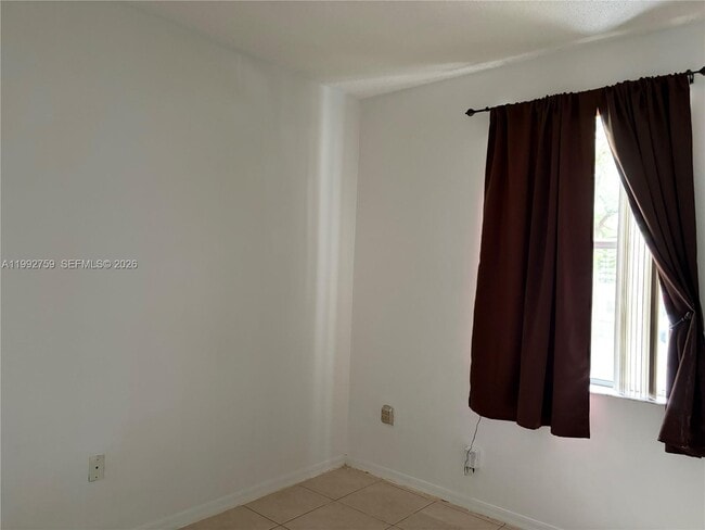 Building Photo - 2281 NE 42nd Ave