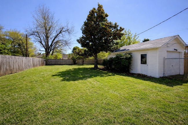 Building Photo - 2812 NW 18th St