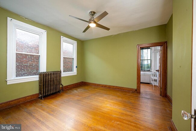Building Photo - 4018 Roland Ave
