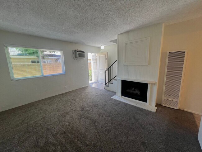 Building Photo - 4351 Green Ave