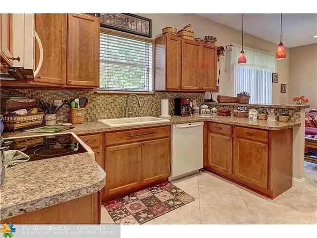 Building Photo - 4427 NW 41st Pl