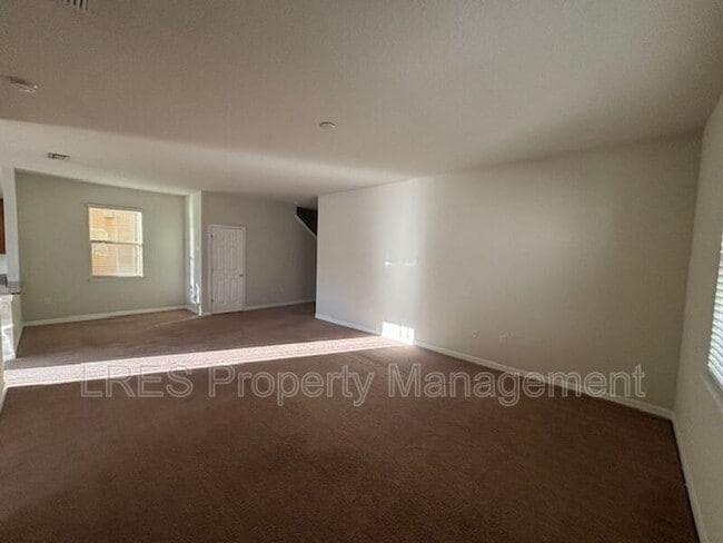 Building Photo - 251 Domus Ln