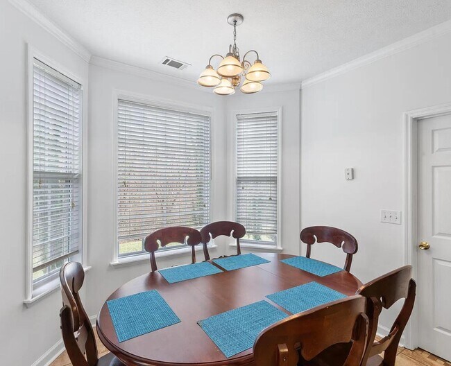 Building Photo - 338 Bisham Ct