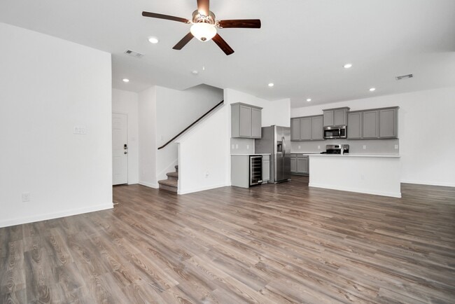 Building Photo - 15822 Kinlough Dr