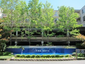 Building Photo - Condo Available in the Keys! Near Downtown Walnut Creek, Close to BART and the Freeway!