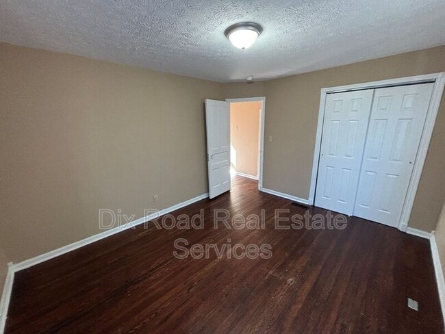 Building Photo - 2339 Freeman Ave
