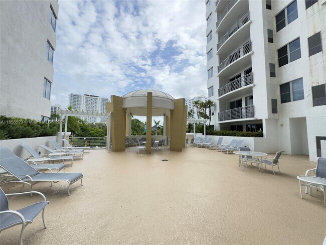Building Photo - 1830 Radius Dr