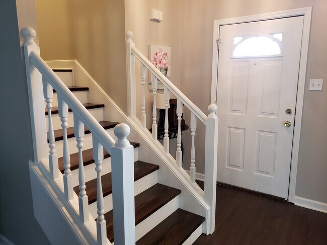 Building Photo - 4127 Meadow Field Ln