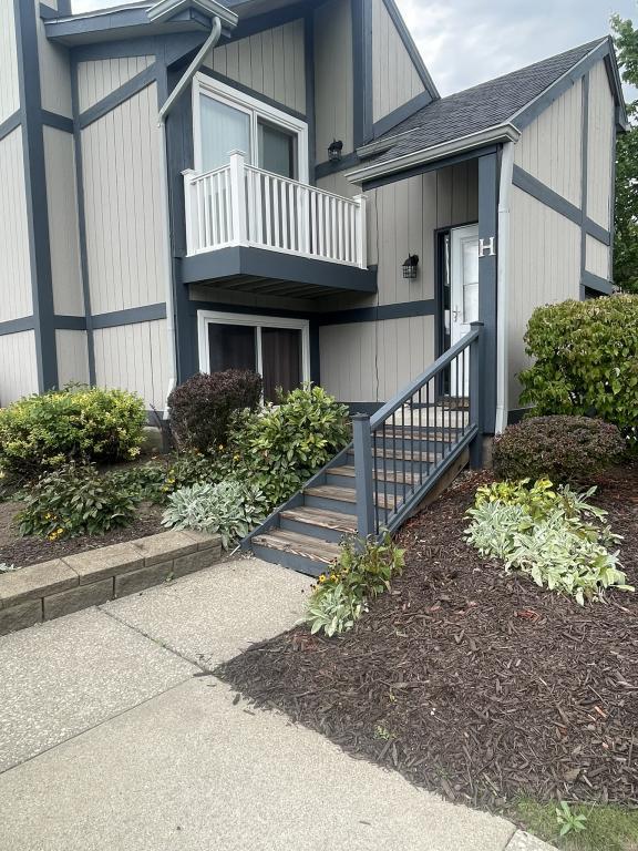 Primary Photo - 8982 Portage Pointe Dr
