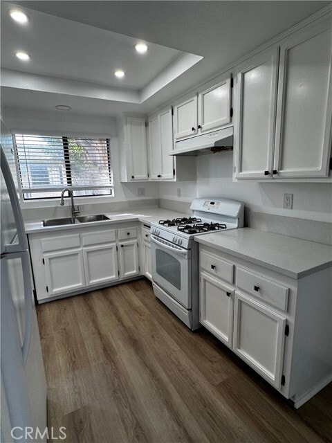 Building Photo - 1999 Maple Ave